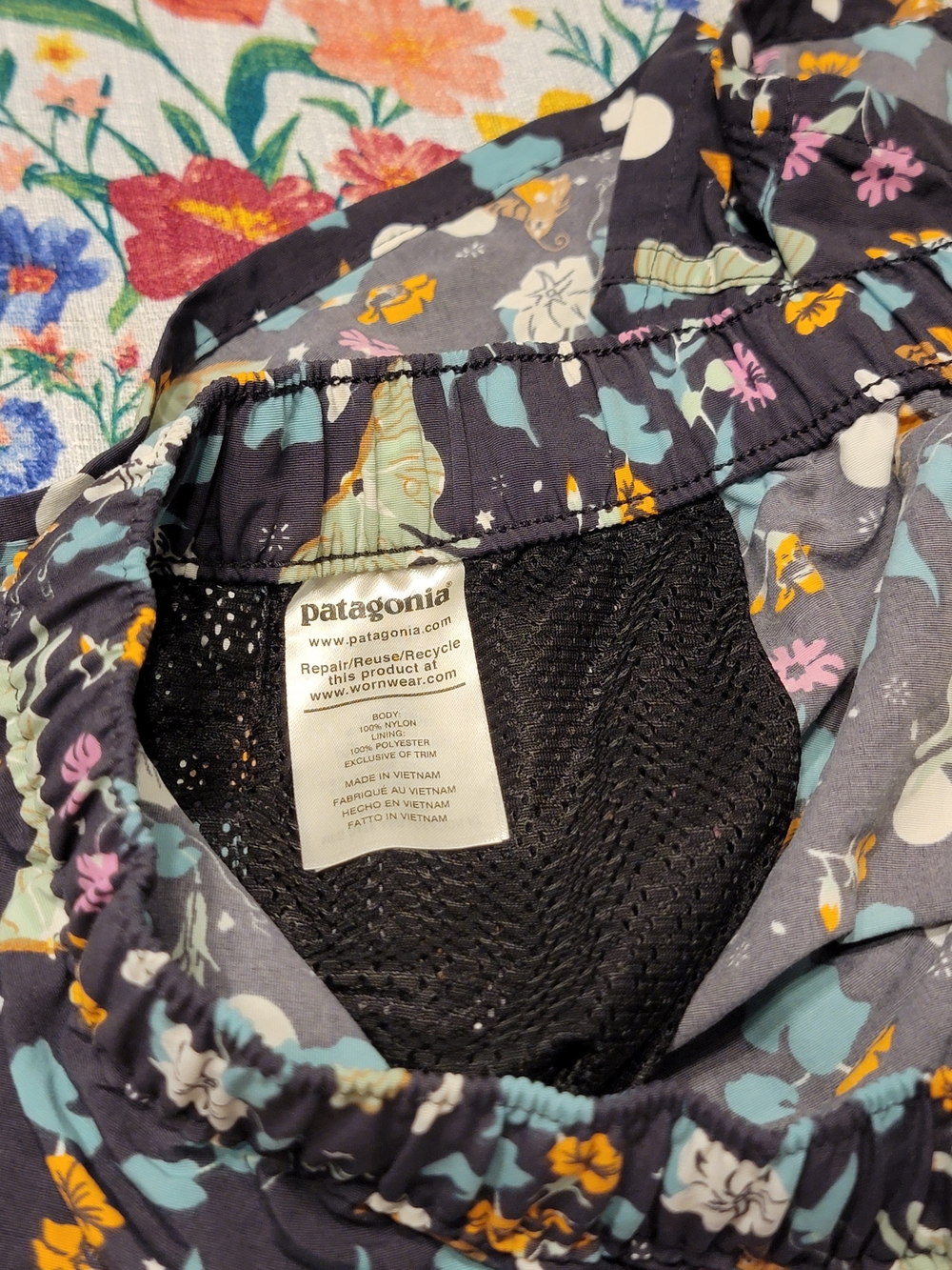 Patagonia Floral Lunar Moth Barely Baggies Large - Picture 4 of 4